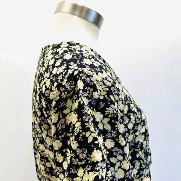 NWT SO GOODS FOR LIFE Juniors Short Sleeve Pullover V-Neck Floral Black Top Sz L - Picture 9 of 11
